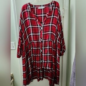 Avenue red plaid tunic. Like new. Size 5x